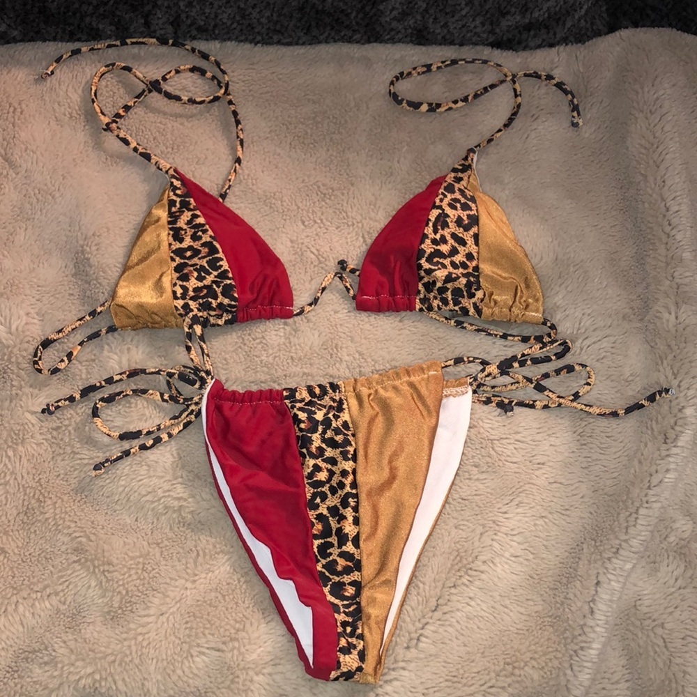 🔹4 for $30 SHEIN Triangle Tie Side Bikini, small